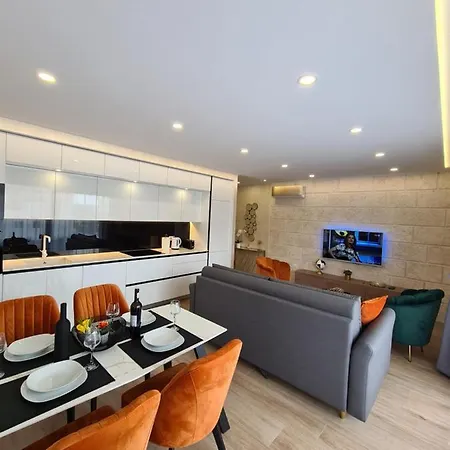 Apartment Kamena 67 A